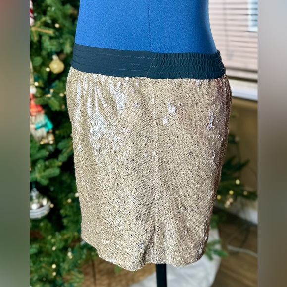 Zara Basic Metallic Gold Sequins Mini Shorts - Picture 6 of 13